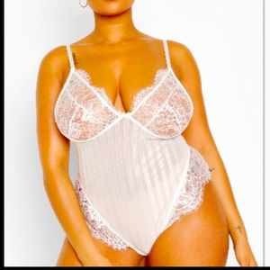 PLUS LACE STRIPE BODYSUIT
